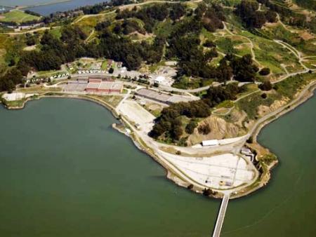 http://www.sfgate.com/blogs/images/sfgate/inmarin/2009/08/24/CasinoPointMolate450x338.jpg