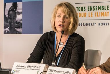 http://www.iisd.ca/climate/cop21/enbots/images/5dec/DSC03764-tn.jpg