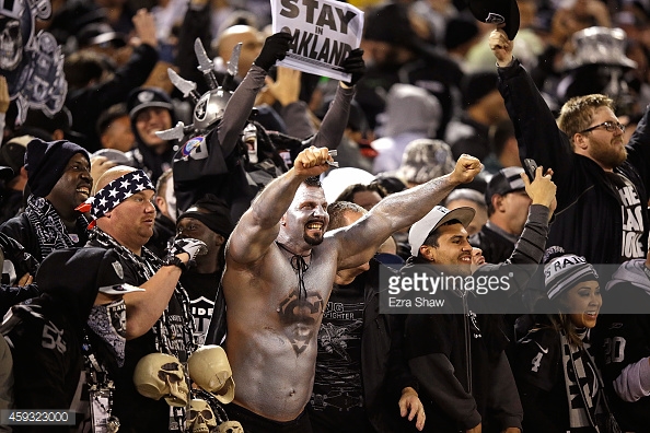 http://cache3.asset-cache.net/gc/459323000-oakland-raiders-fans-during-the-game-against-gettyimages.jpg?v=1&c=IWSAsset&k=2&d=GkZZ8bf5zL1ZiijUmxa7QZXjMDygjltZ8RpF70pkFLwx7OJ%2F0Cir2Wle%2FwBdl8O49v5O4SV8FMSAh35tMg3UHQ%3D%3D