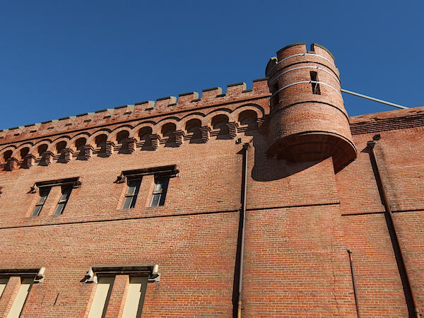 http://images.mentalfloss.com/sites/default/files/styles/insert_main_wide_image/public/winehaven-from-below_0.jpg