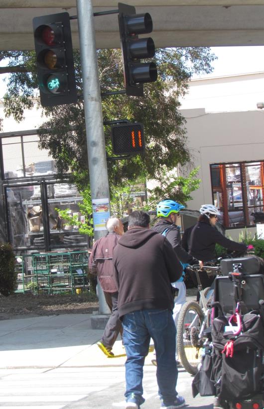 https://i2.wp.com/sf.streetsblog.org/wp-content/uploads/sites/3/2018/04/bikesignal.jpg?w=1000&crop=0%2C0px%2C100%2C1544px