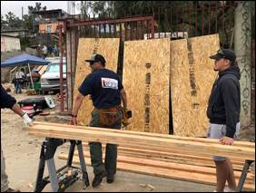 3Victor and Matteo framing roof